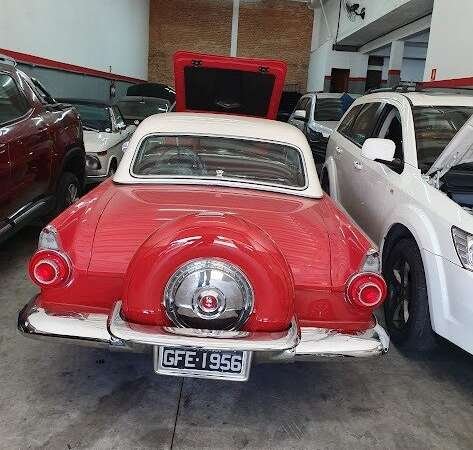 Oficina especializada em carro antigo